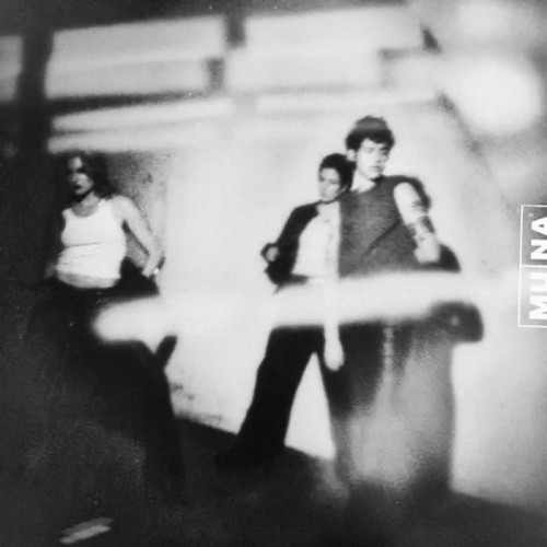 Muna - Dancing On The Wall